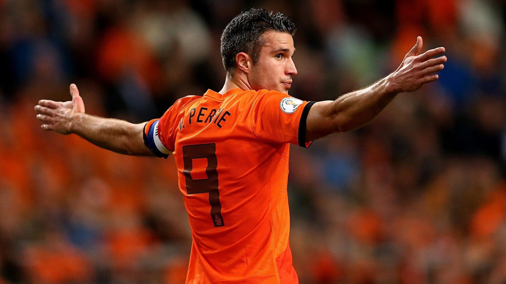 开云体育官网-4球9助攻!19岁荷兰新带刀后卫荷甲横空出世,5大欧洲豪门疯抢,最强荷兰后卫